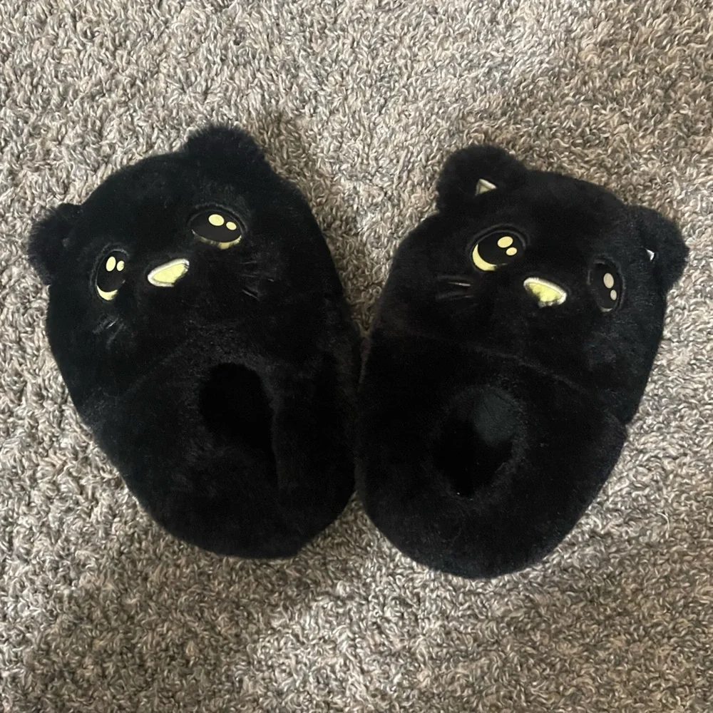 Kid’s Black Cat Plush Slippers